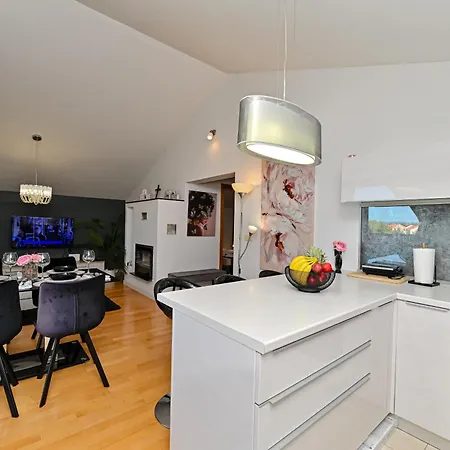 Malu Sunset Apartment